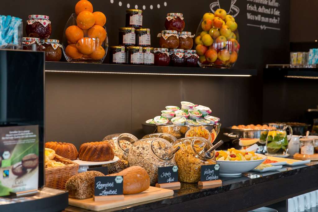 Motel One ماغديبورغ المطعم الصورة