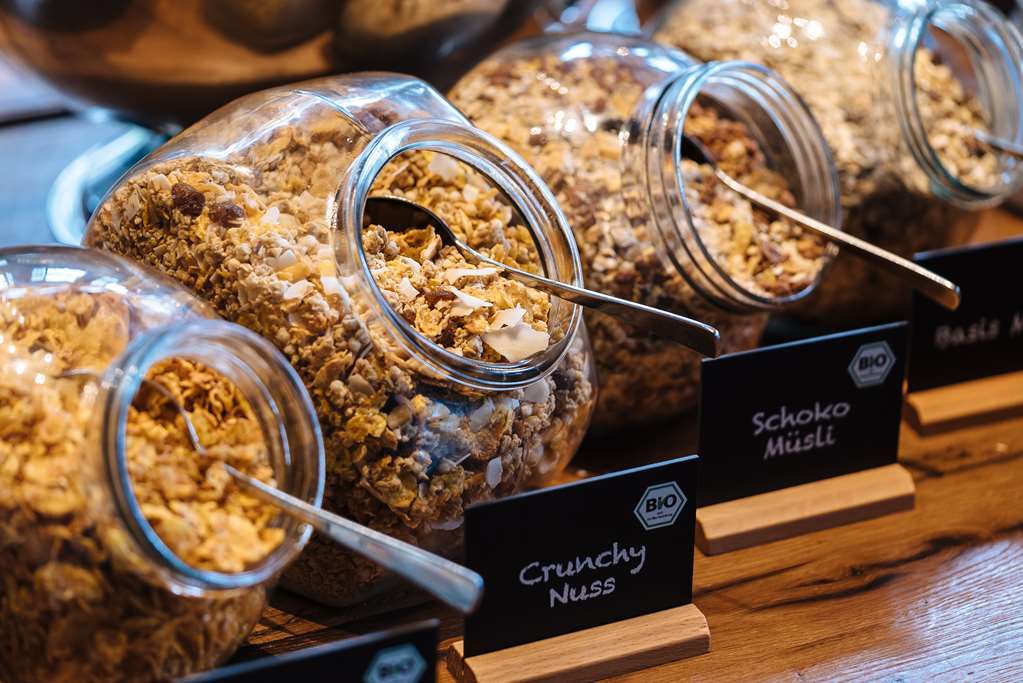 Motel One ماغديبورغ المطعم الصورة